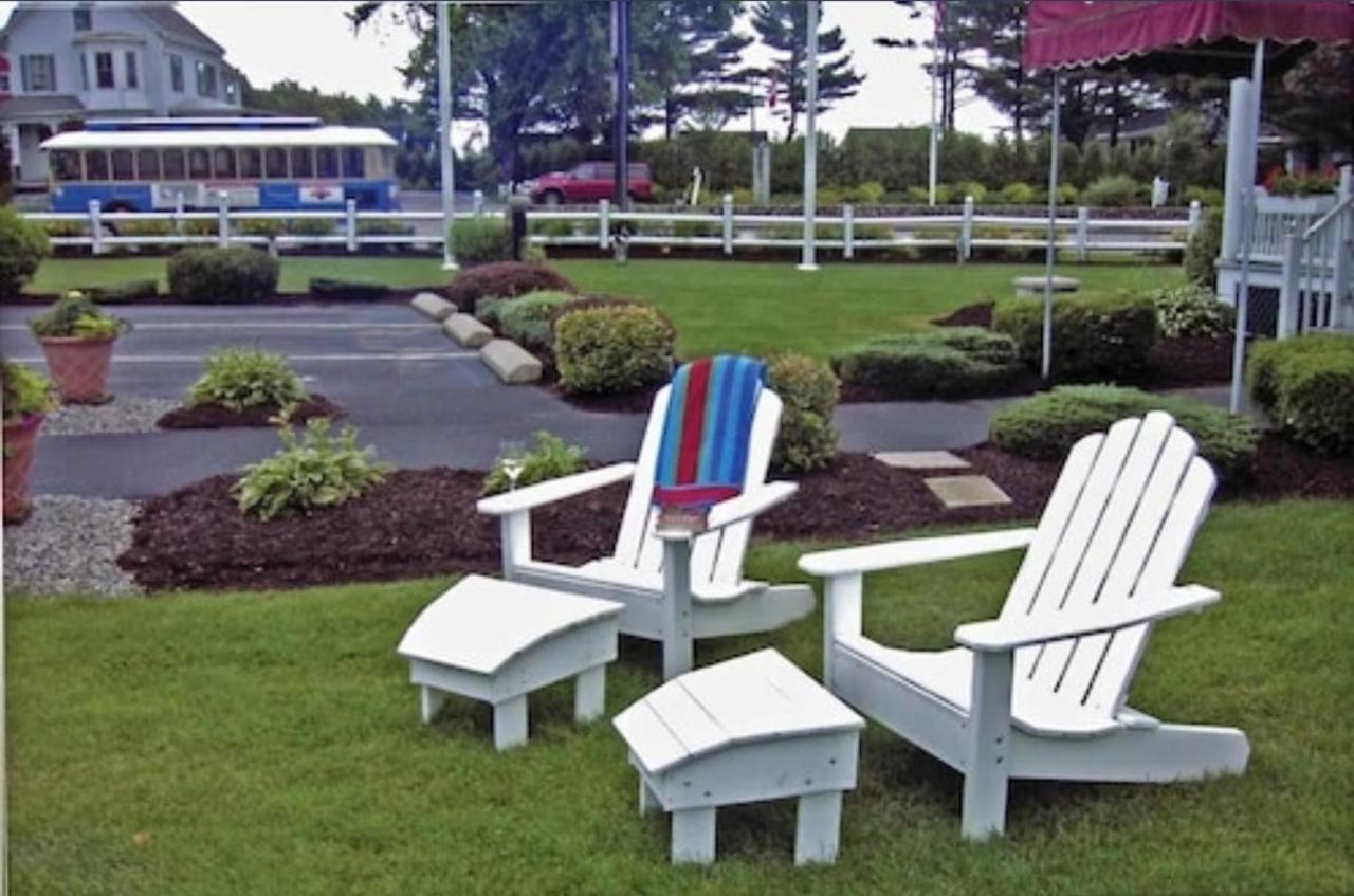 Carriage House Motel Cottages & Suites Уэллс Экстерьер фото
